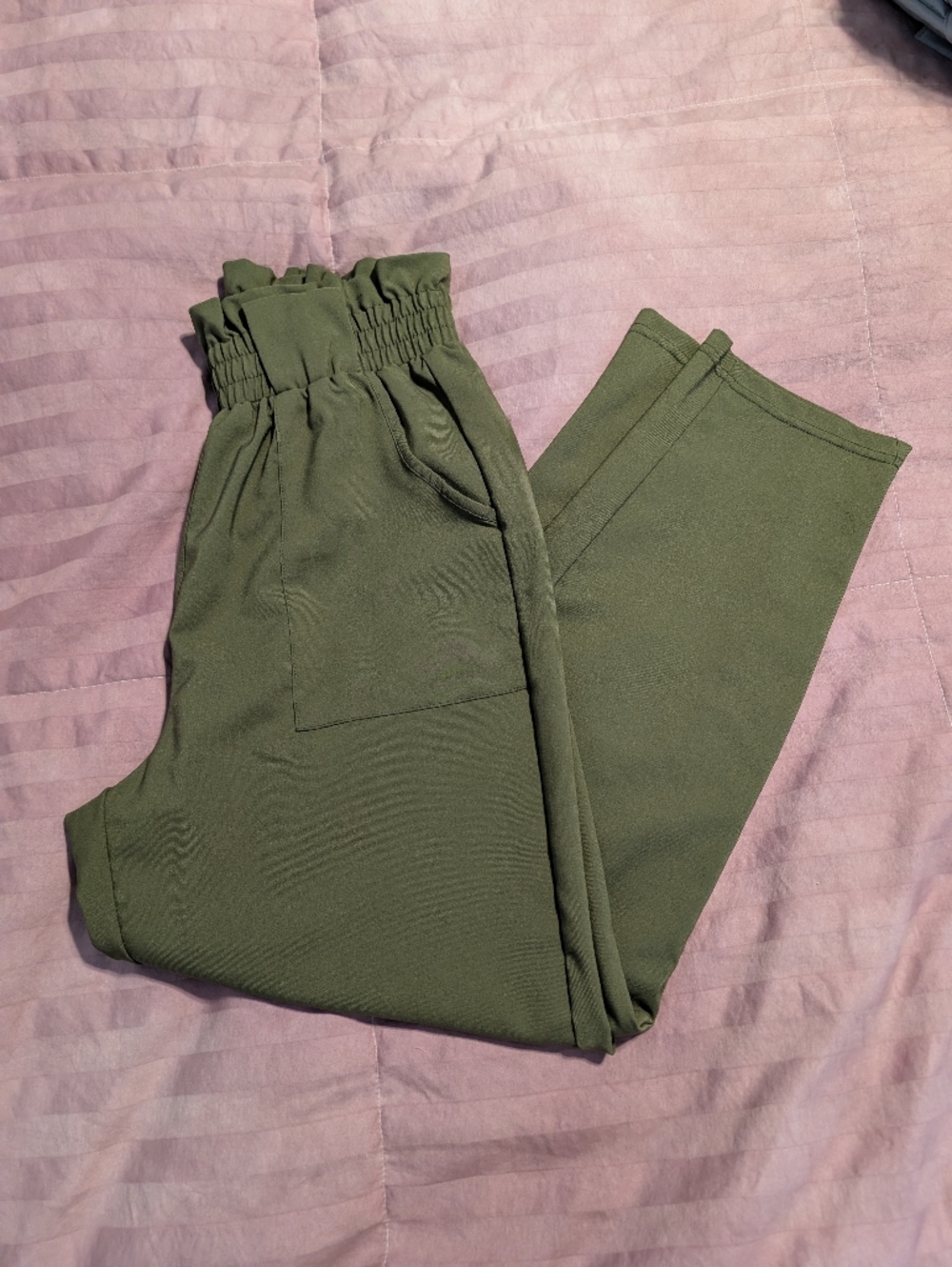 Women's Olive Green Elastic-Waist Casual Ankle Pants With Belt